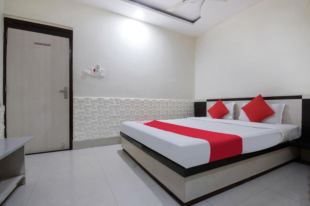 Oyo 44287 Hotel Aarav Plaza Muzaffarpur Buitenkant foto